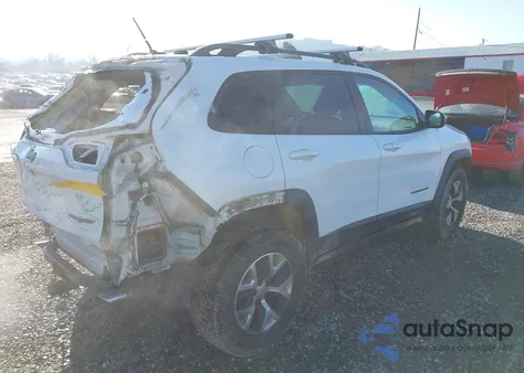 2015 Jeep Cherokee Trailhawk из США, поврежденный, VIN 1C4PJMBS0FW665987